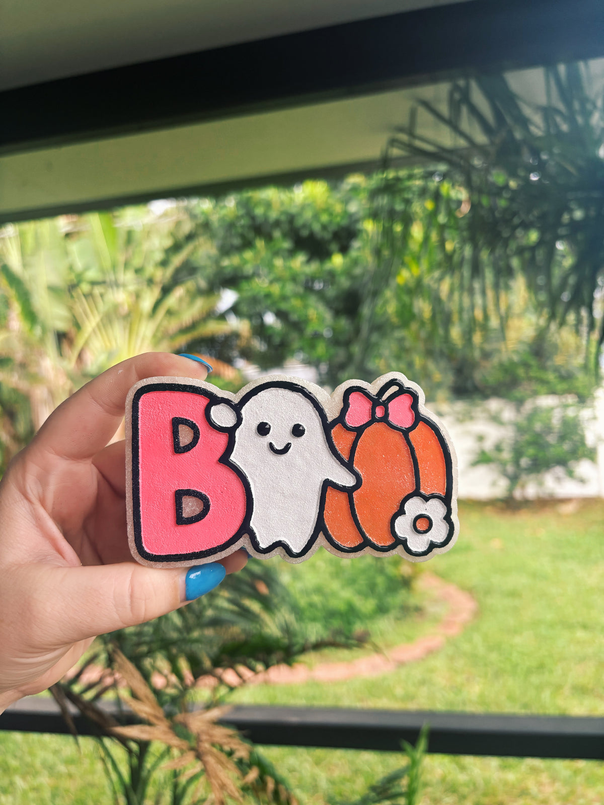 BOO